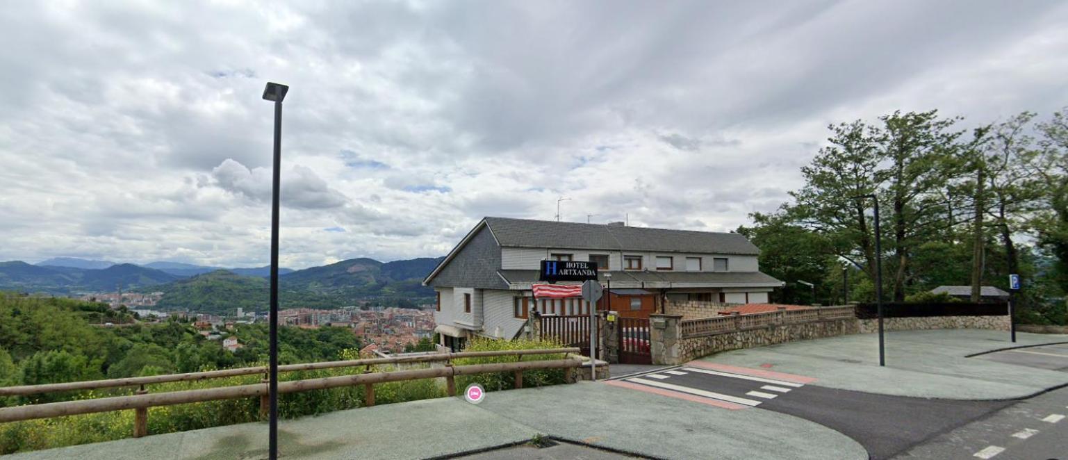 Hotel Artxanda Bilbao, Parking Gratuito En El Exterior Junto Al Hotel (Adults Only) Екстер'єр фото